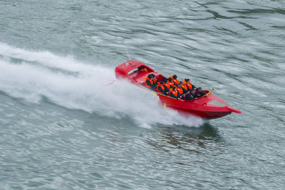 Súbete a un jet boat en Queenstown, Nueva Zelanda